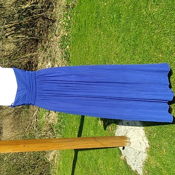 Prom gown size 4 - Picture 5 of 10